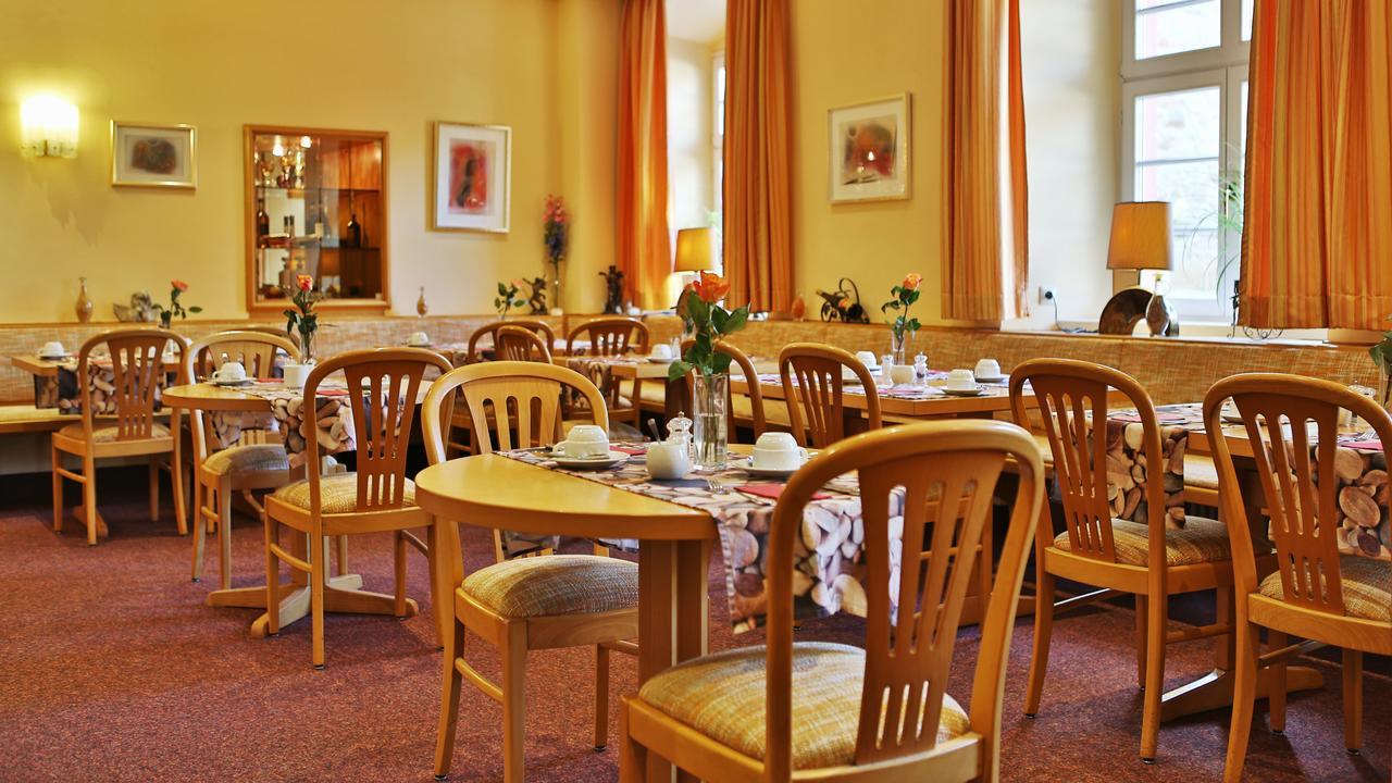 Hotel Am Schloss アルツァイ エクステリア 写真